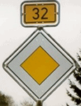 B32 Schild